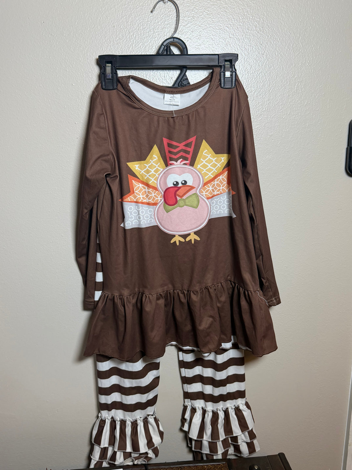 Girls turkey ruffle set
