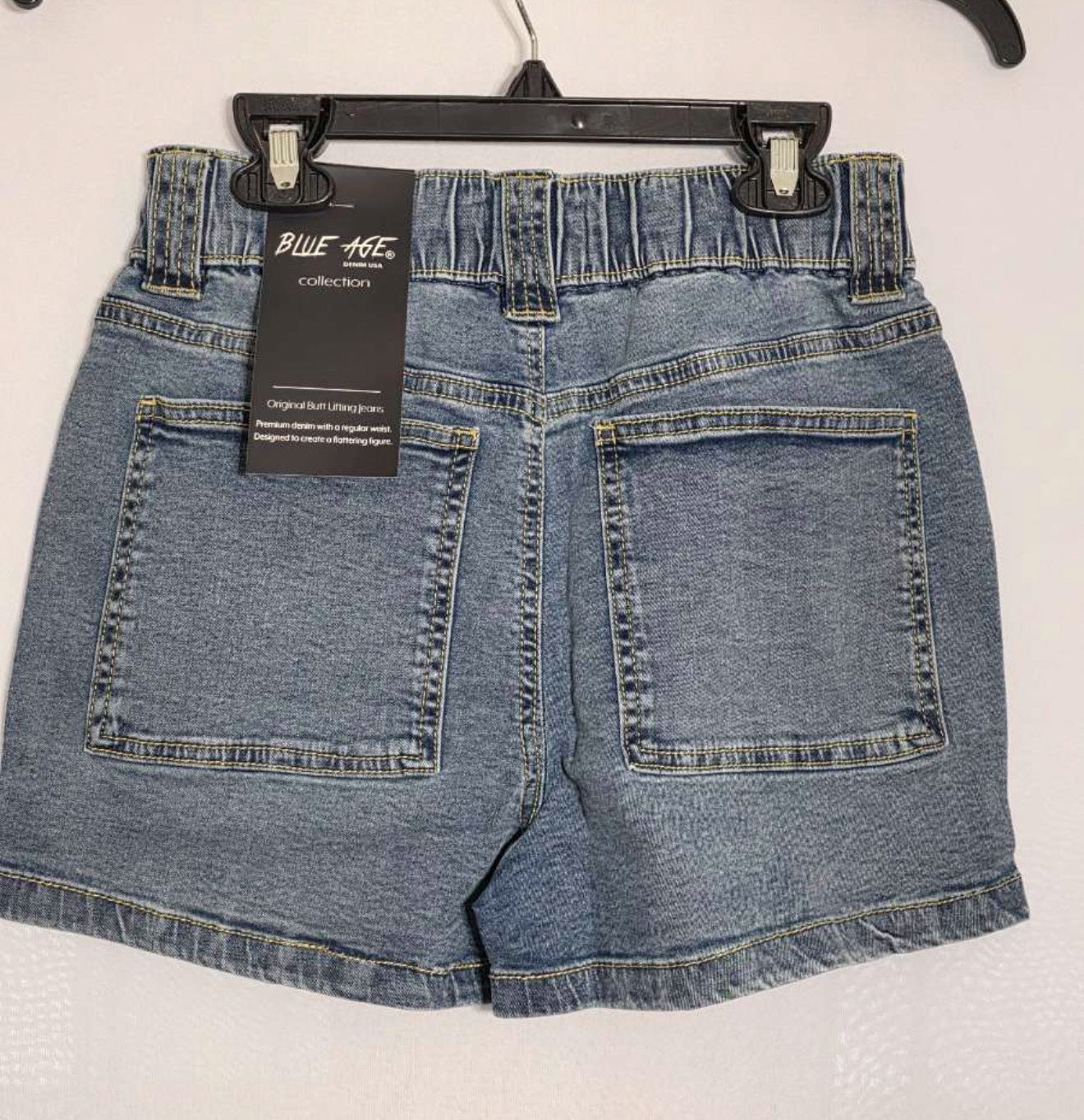 RIGID PATCH POCKET SHORTS STRETCHED